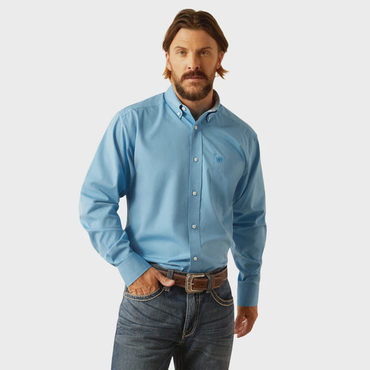 Ariat Mens Wrinkle Free Solid Classic Fit LS Shirt in Blue