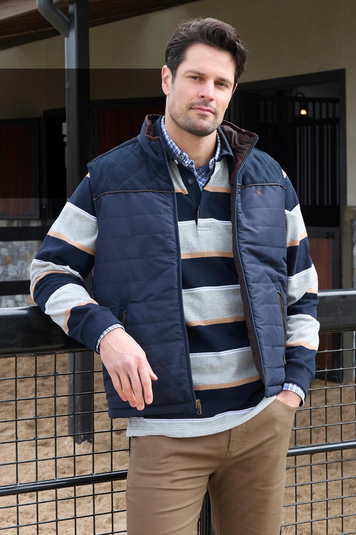 Thomas Cook Mens Nathan Reversible Vest in DarkBrown/Navy